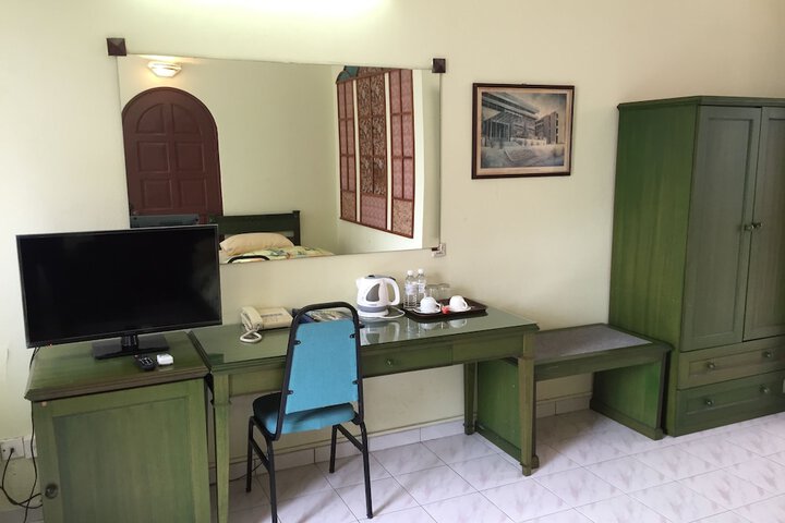 Room 8 of 36