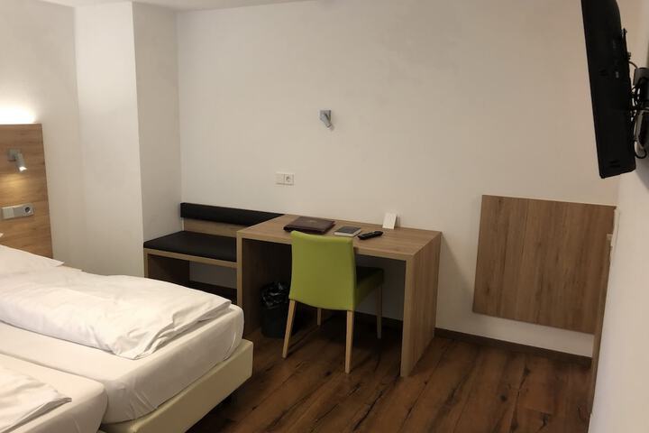Room 38 of 93