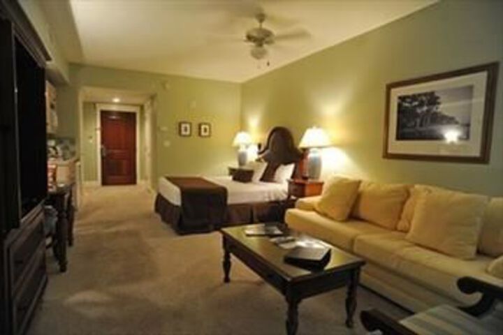 Room 53 of 119