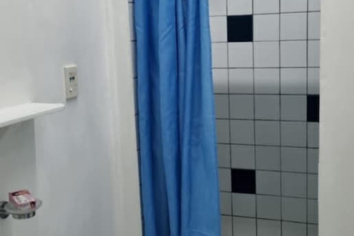 Room 32 of 67