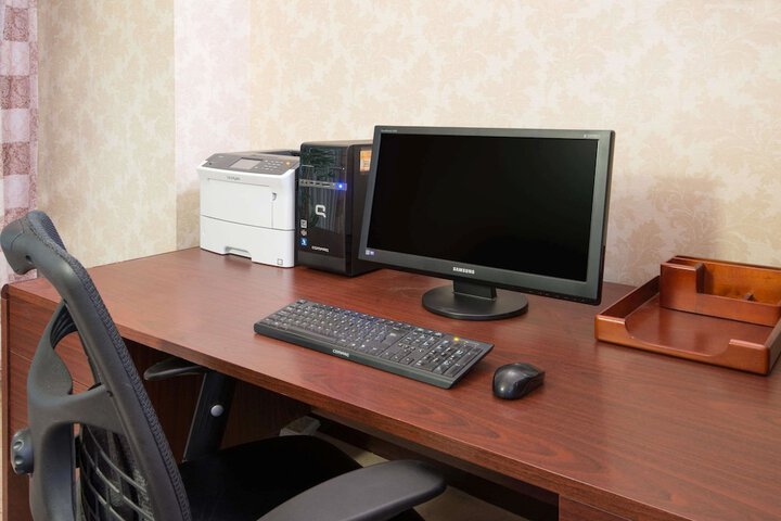 Business Center 37 of 41