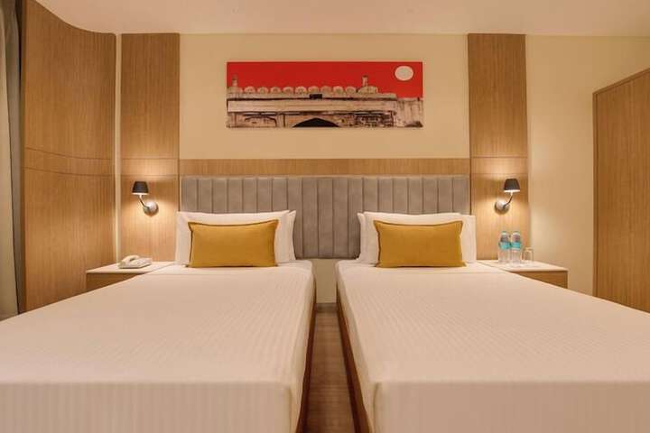 Room 16 of 36