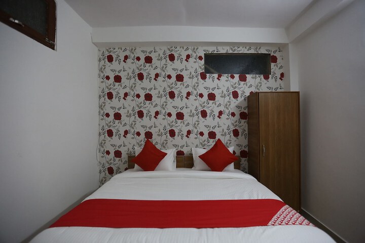 Room 8 of 15