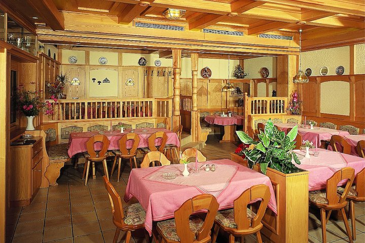 Dining Photos