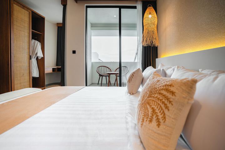 Room 4 of 37
