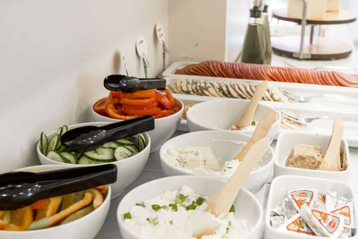 Dining 40 of 51