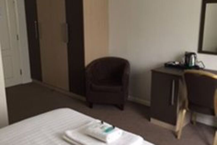 Room 8 of 17