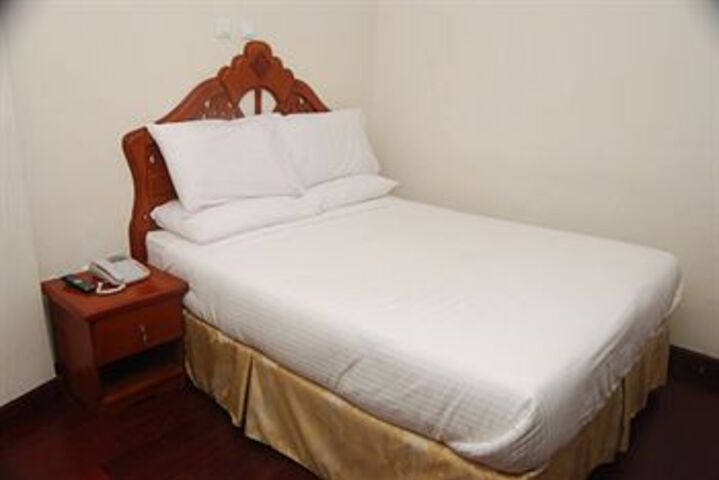 Room 12 of 25