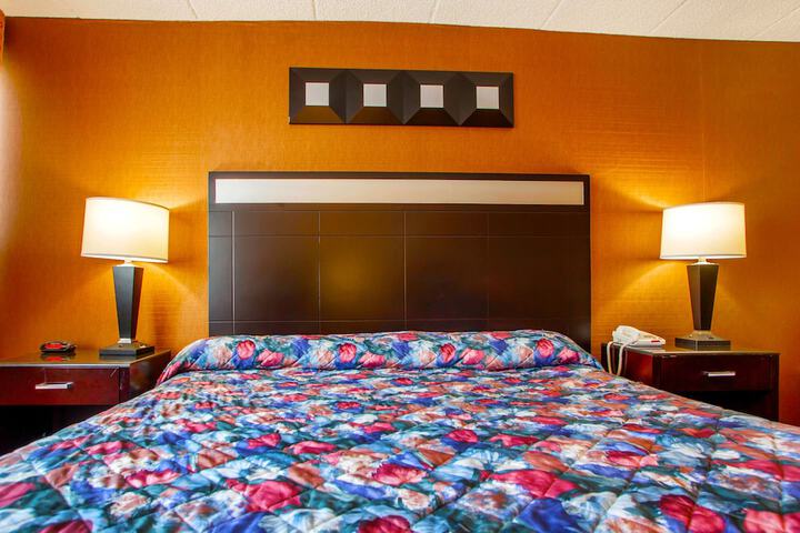 1 King Bed (11 of 12)