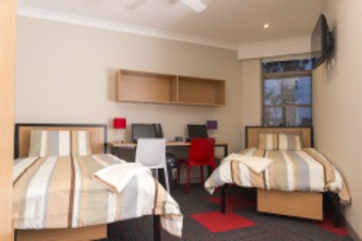 Room 102 of 288