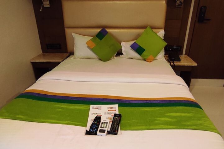 Room 5 of 14