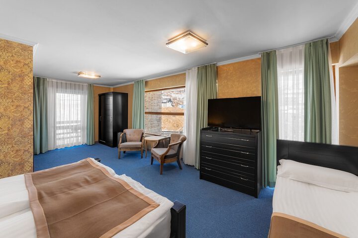 Room 14 of 104