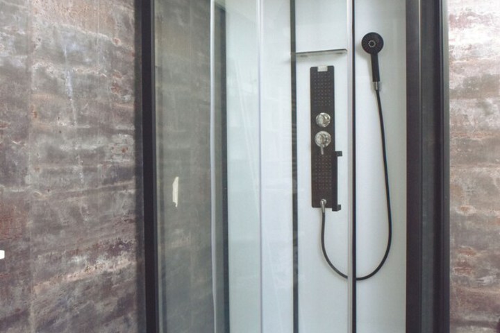 Room 270 of 320