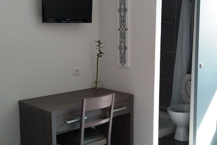 Room 5 of 67