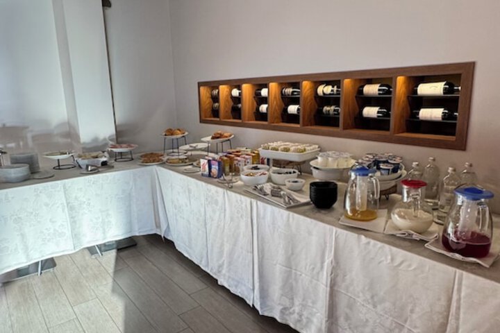 Dining 14 of 16