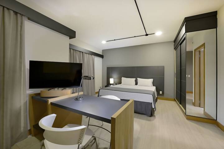 Room 5 of 96
