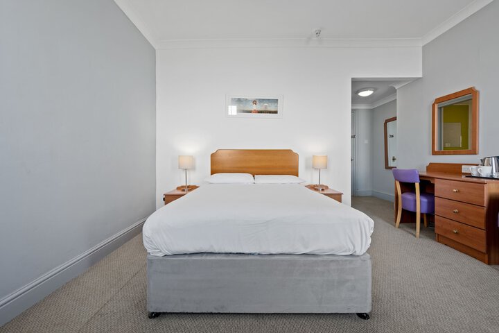 Room 20 of 74