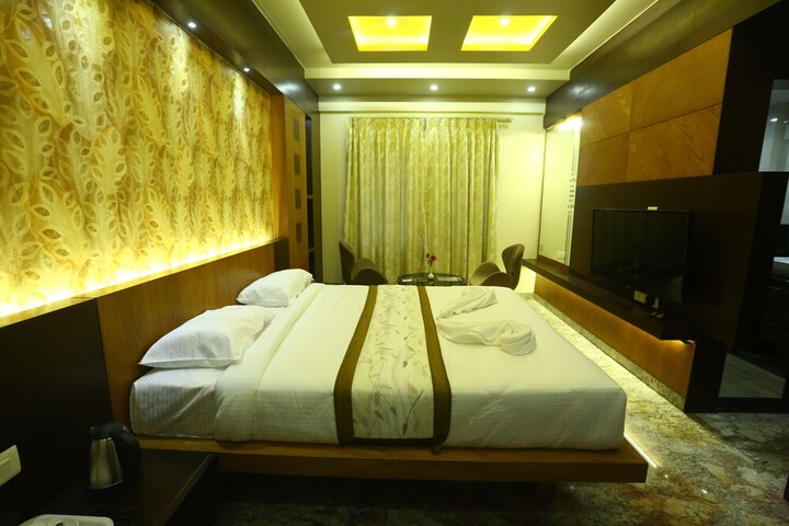 Room 15 of 38