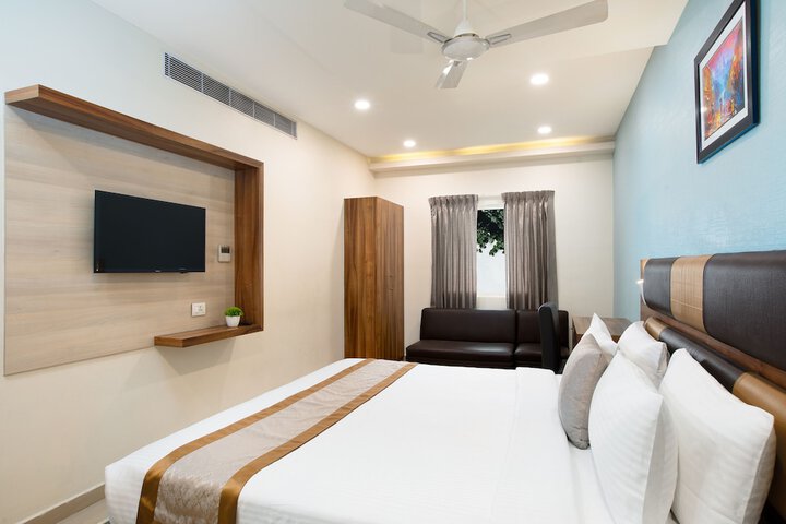 Room 17 of 36