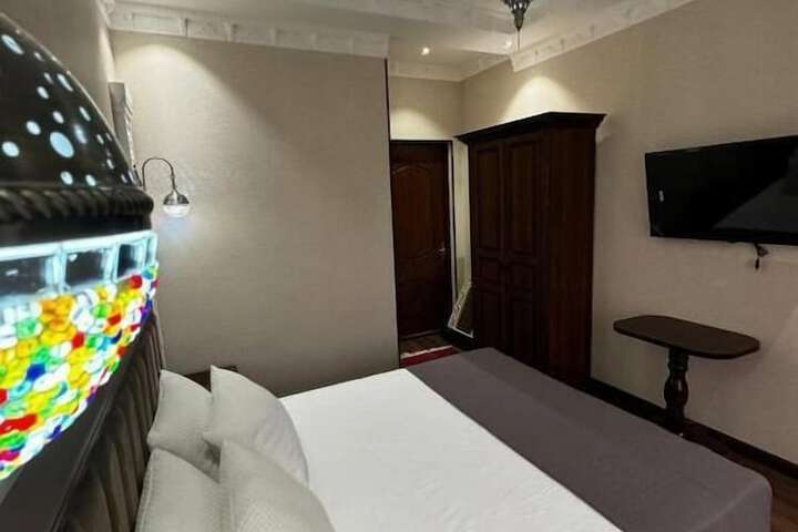 Room 16 of 43