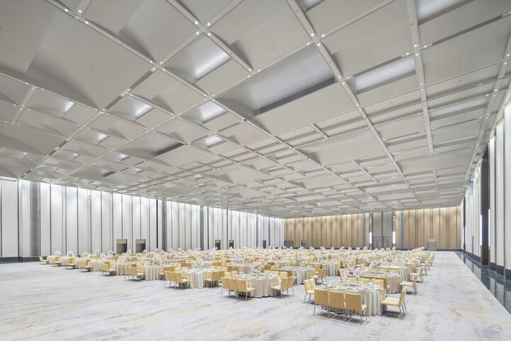 Ballroom/Hall 141 of 251