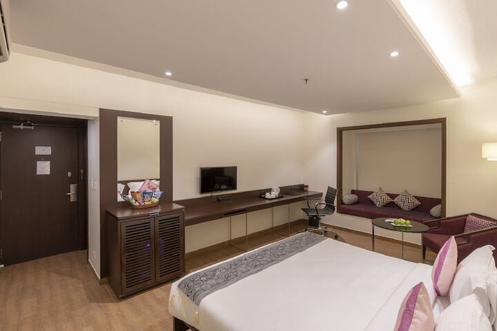 Room 10 of 37