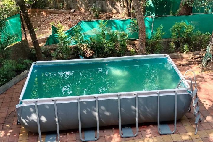 Pool 18 of 33