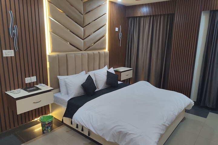 Room 3 of 15