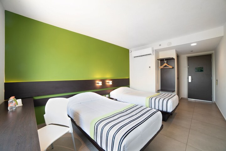 Room 12 of 46