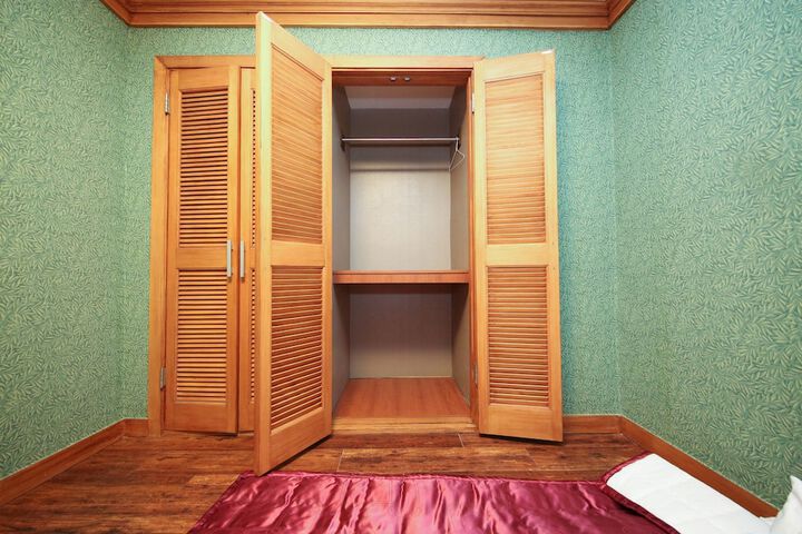 Room 4 of 55