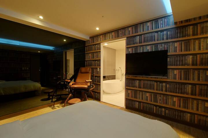 Room 6 of 63