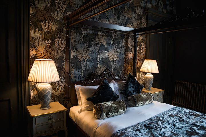 Room 47 of 196