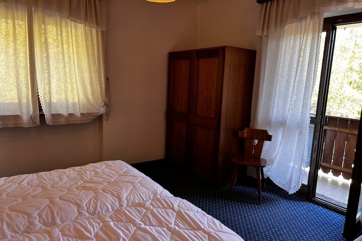 Room 13 of 65