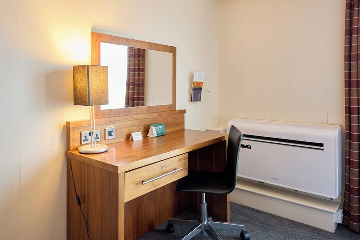 Room 110 of 292