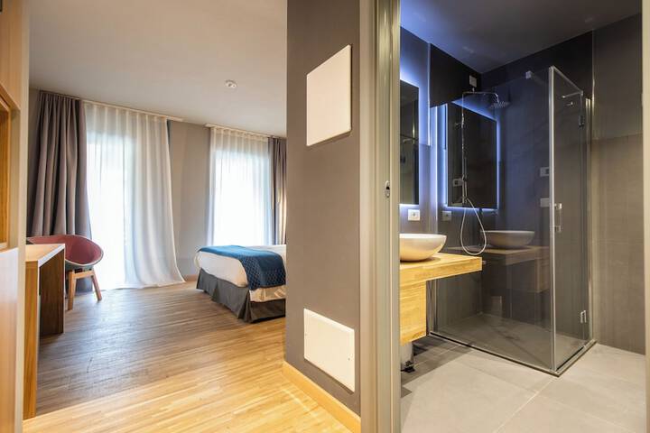 Room 12 of 85