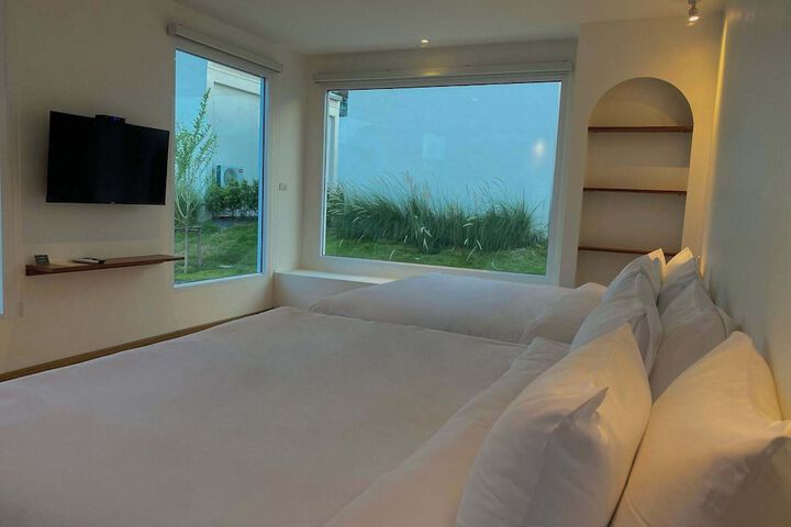 Room 4 of 7