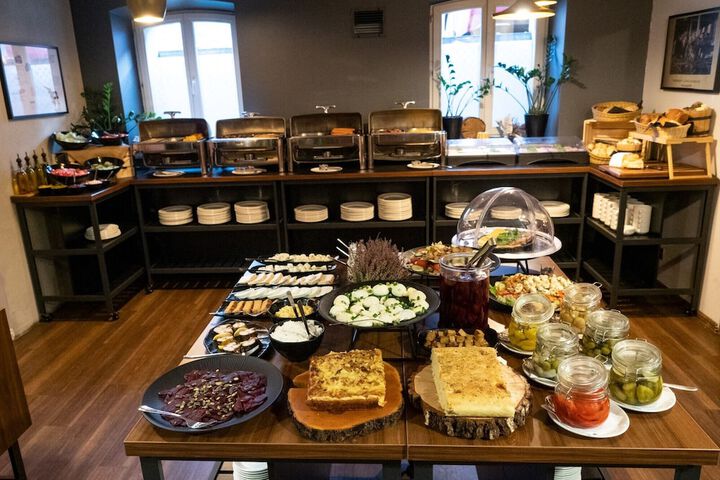 Dining 59 of 75