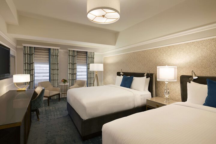 Room 28 of 104