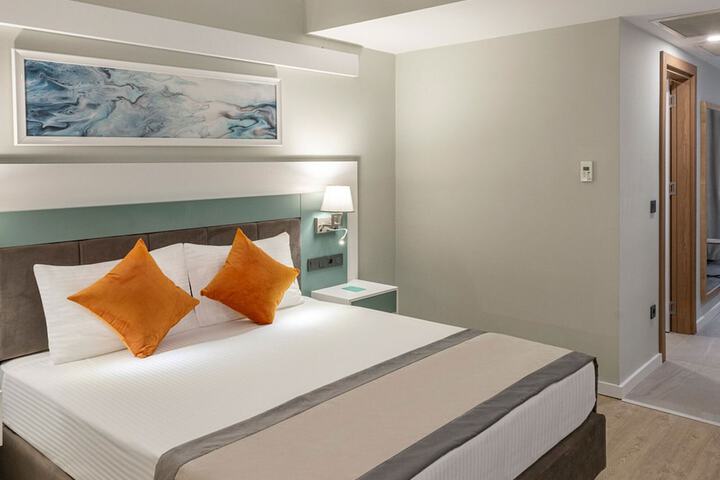 Room 5 of 116