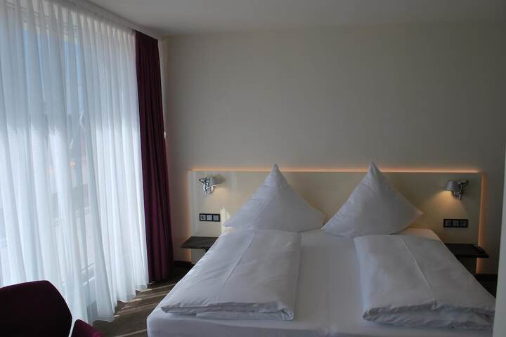 Room 6 of 46