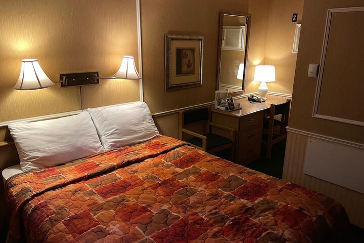 Room 5 of 31