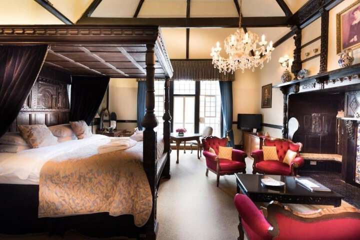 Room 4 of 95