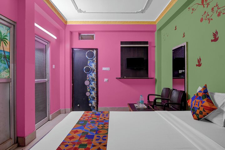 Room 4 of 25
