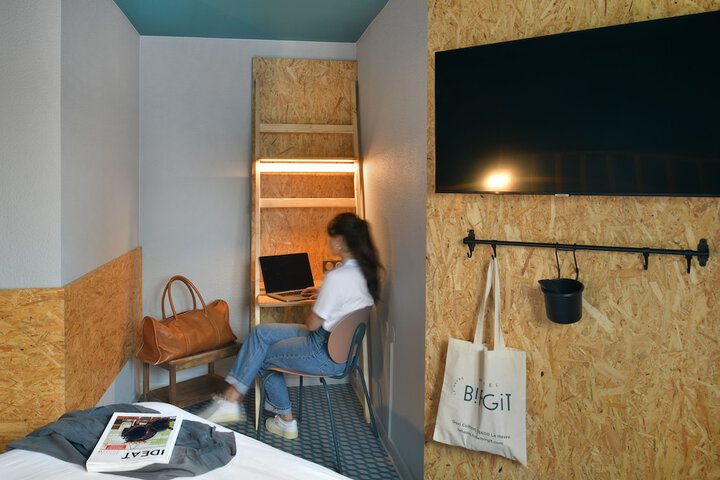 Room 18 of 50