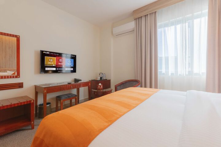Room 13 of 22