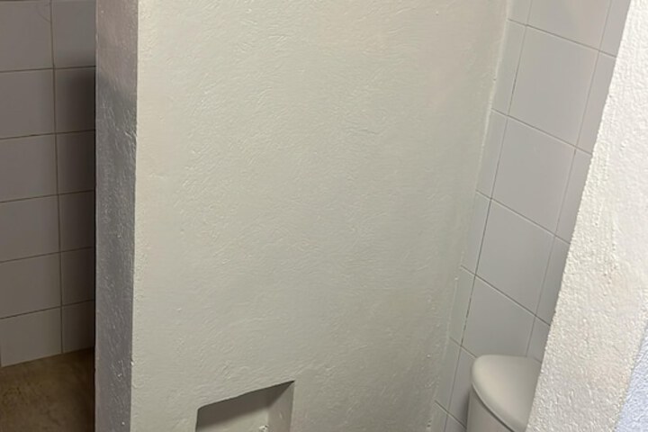 Room 34 of 62