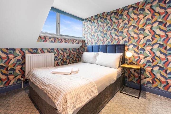 Room 82 of 121