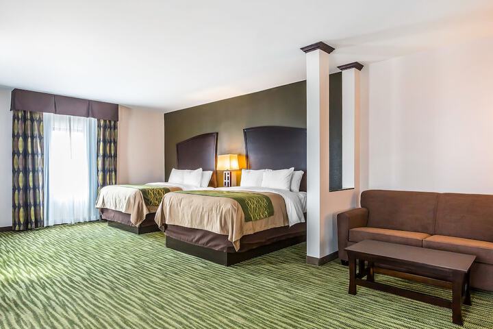 2 Queen Beds Accessible (16 of 16)