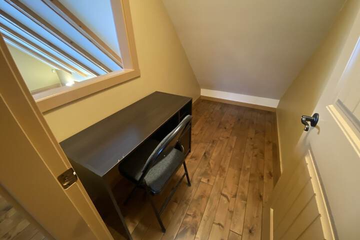Room 46 of 543