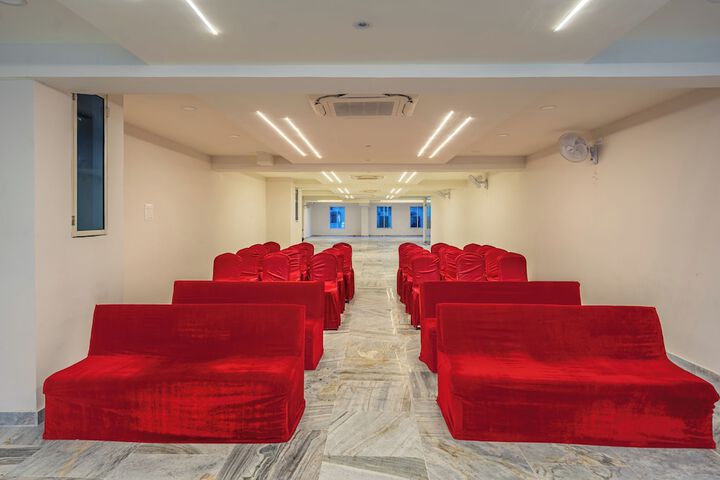 Ballroom/Hall 34 of 45